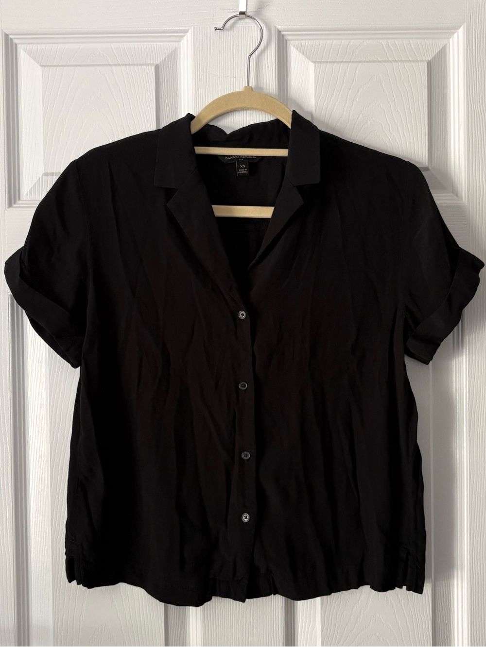 Banana Republic Black Short Sleeve Button Down Vacation Top XS
